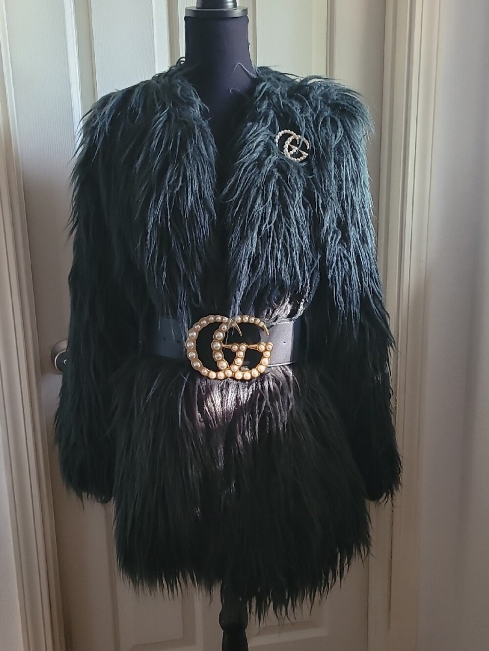 Luxury DEEP FOREST GREEN Faux Fur Coat with LACE LINING SIZE M - Picture 3 of 12